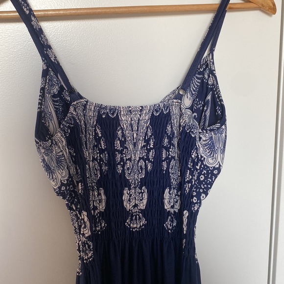Maxi dress, no brand name, bought in Thailand, fits all - Picture 5 of 5